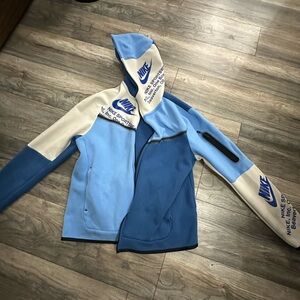 Men’s Nike tech hoodie EUC